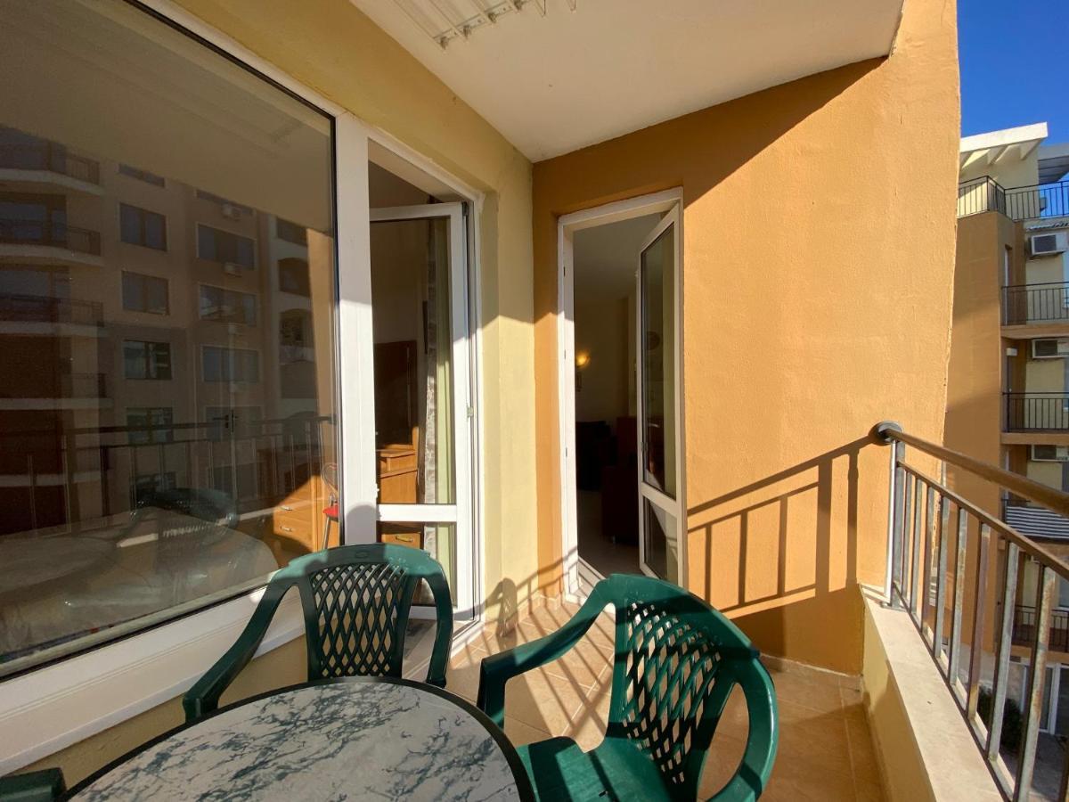 Blue Marine C16 Apartment Pantai Sunny Bagian luar foto
